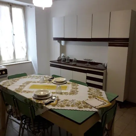 בית נופש Appartamenti Azzone *