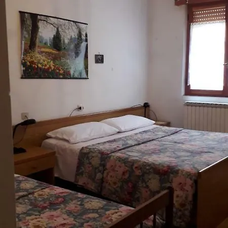 Appartamenti Azzone בית נופש Azzone